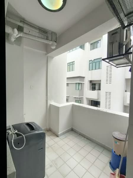 Condominium for Rent at The Istara - Kelvin . - Balcony - PropertyGuru.com.my
