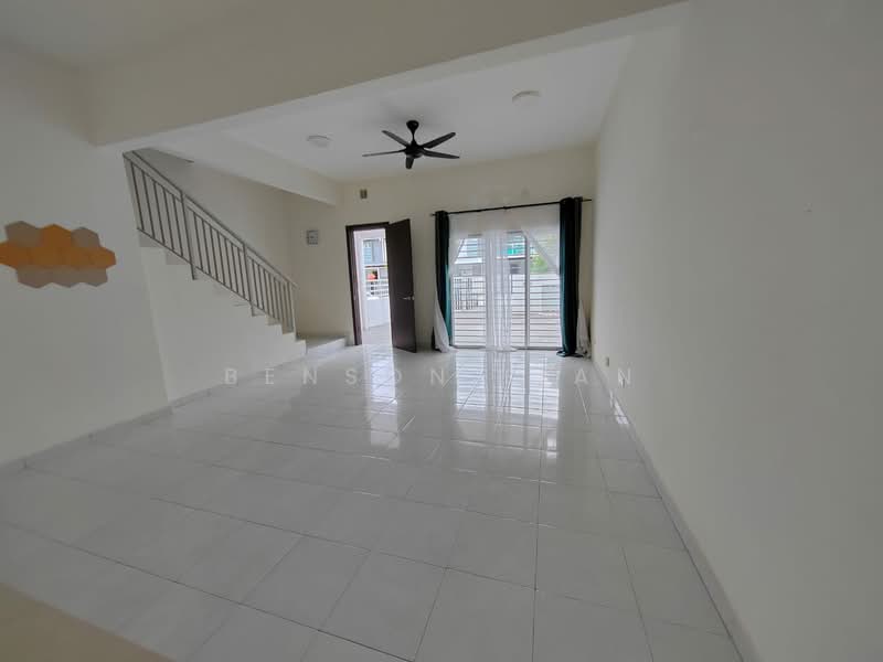 2-storey Terraced House for Rent in Puncak Alam (Selangor) - Benson Lian - Living Room - PropertyGuru.com.my