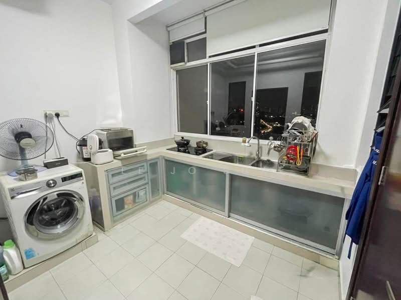 Kondominium untuk Disewa di KM1 West - Lee Jo Surf - Kitchen - PropertyGuru.com.my