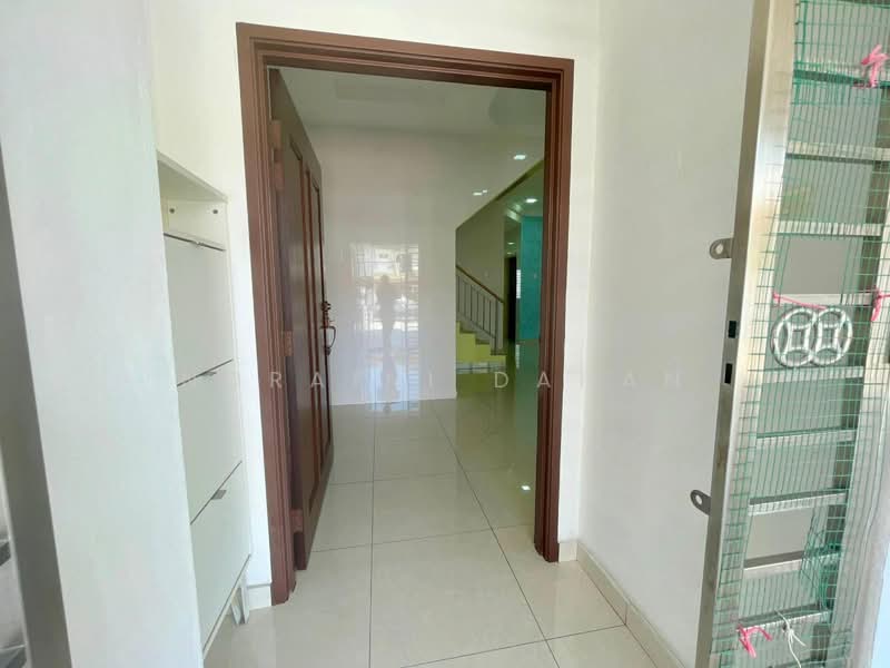 Rumah Teres 2 Tingkat untuk Dijual di Bandar Teknologi Kajang (Kajang) - Noraini Dahan - Entrance - PropertyGuru.com.my