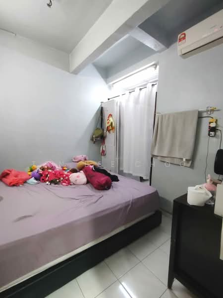 2-storey Terraced House for Sale in Bandar Kinrara Seksyen 1 (Bandar Kinrara) - Tan Bee Choo - Bedroom - PropertyGuru.com.my