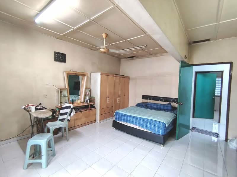 2-storey Terraced House for Sale in Bandar Kinrara Seksyen 1 (Bandar Kinrara) - Tan Bee Choo - Bedroom - PropertyGuru.com.my