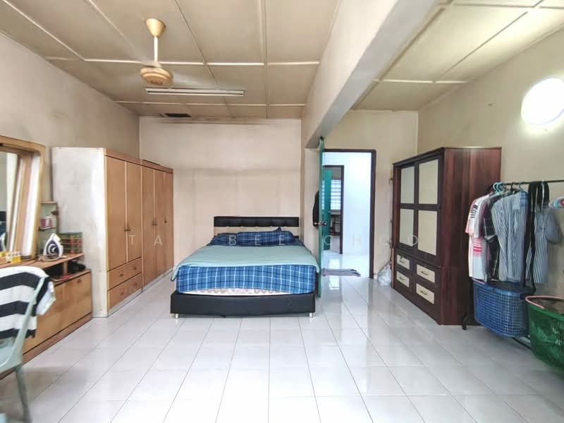 2-storey Terraced House for Sale in Bandar Kinrara Seksyen 1 (Bandar Kinrara) - Tan Bee Choo - Bedroom - PropertyGuru.com.my