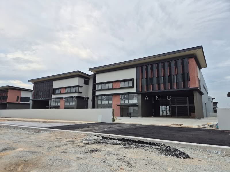Semi-D Factory for Rent in ELMINA BUSINESS PARK (Sungai Buloh) - Dennis Chang - Exterior - PropertyGuru.com.my