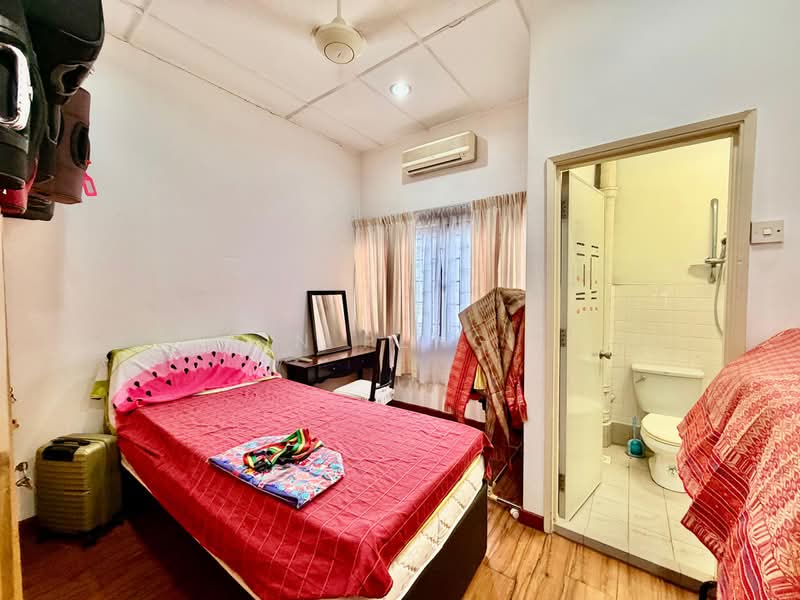 Rumah Teres 2 Tingkat untuk Dijual di Taman Tun Dr Ismail (Kuala Lumpur) - Yin Peng . - Bedroom - PropertyGuru.com.my
