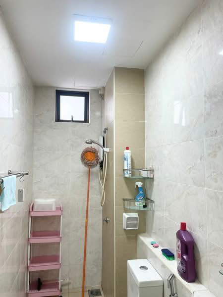 Servis Apartment untuk Disewa di D'Summit Residences - Jenny Tee - Bathroom - PropertyGuru.com.my