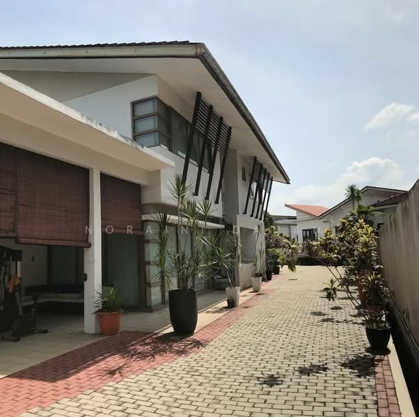 Rumah Banglo untuk Dijual di Bandar Seri Putra (Bangi) - Noraini Dahan - Exterior - PropertyGuru.com.my