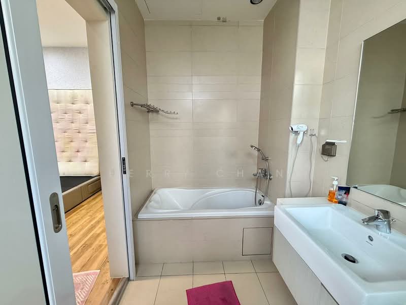 Kondominium untuk Disewa di Sri Putramas III / Royal Regent - Sherry Chang - Bathroom - PropertyGuru.com.my