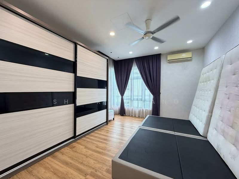 Kondominium untuk Disewa di Sri Putramas III / Royal Regent - Sherry Chang - Bedroom - PropertyGuru.com.my
