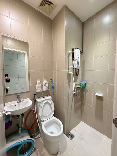 Kondominium untuk Disewa di Sri Putramas III / Royal Regent - Sherry Chang - Bathroom - PropertyGuru.com.my