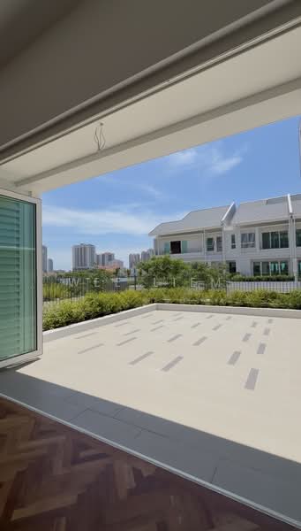3-storey Terraced House for Sale in Seri Tanjung Pinang (Tanjung Tokong) - Wee Liem - Balcony - PropertyGuru.com.my