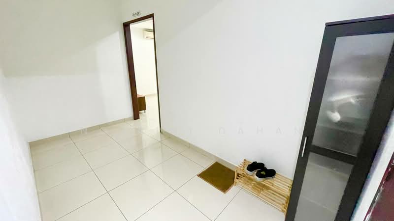 Kondominium untuk Dijual di Oasis 1 - Noraini Dahan - Entrance - PropertyGuru.com.my