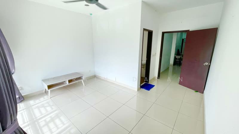 Kondominium untuk Dijual di Oasis 1 - Noraini Dahan - Living Room - PropertyGuru.com.my