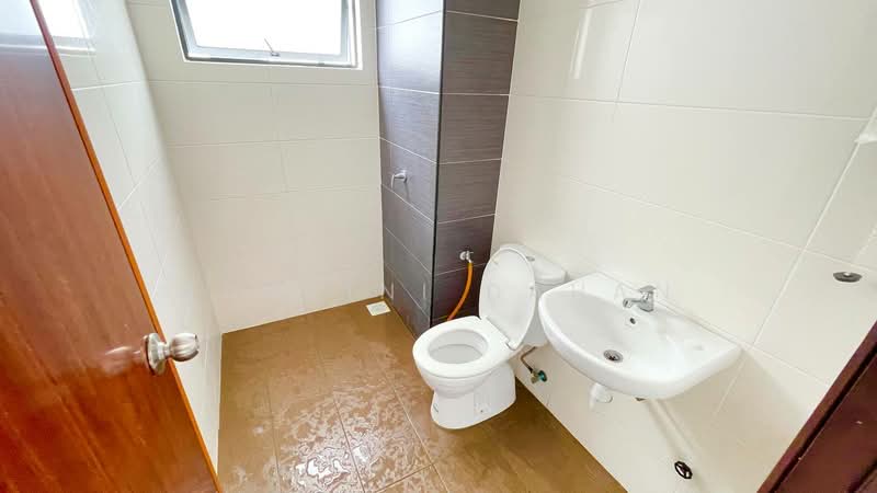 Kondominium untuk Dijual di Oasis 1 - Noraini Dahan - Bathroom - PropertyGuru.com.my