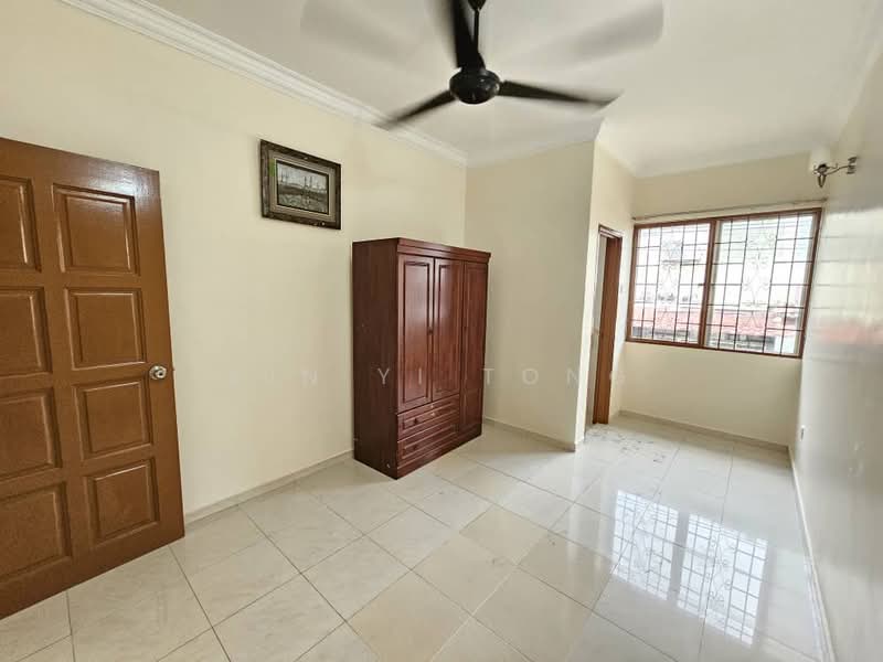 2-storey Terraced House for Sale in Taman Seri Taming (Cheras) - Xin Yi Tong - Bedroom - PropertyGuru.com.my
