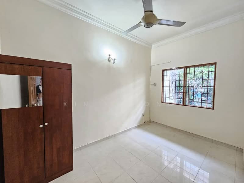 2-storey Terraced House for Sale in Taman Seri Taming (Cheras) - Xin Yi Tong - Bedroom - PropertyGuru.com.my