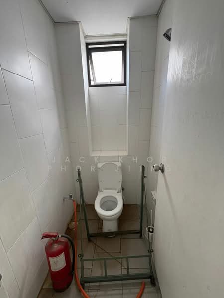 Shop / Office for Rent in Setia Utama (Setia Alam) - Jack Khor Phor Jiing - Bathroom - PropertyGuru.com.my