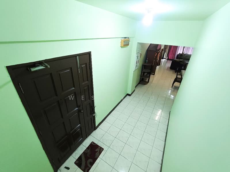 Condominium for Rent at Vista Komanwel A - Wesley Fu - Corridor - PropertyGuru.com.my