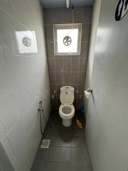 Kedai / Pejabat untuk Disewa di Setia Alam (Selangor) - Jack Khor Phor Jiing - Bathroom - PropertyGuru.com.my