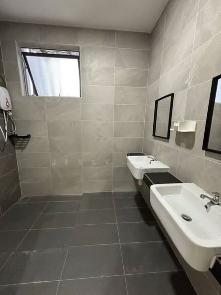 Rumah Teres 2 Tingkat untuk Disewa di Taman Sutera Utama (Skudai) - Jessy Koh - Bathroom - PropertyGuru.com.my