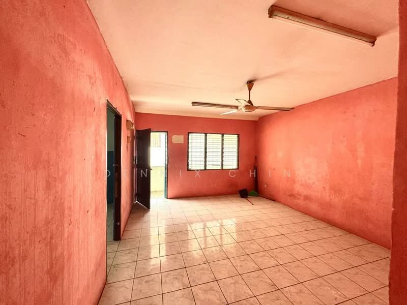 Apartment for Sale at Pangsapuri Baiduri - Dennix Chin - Living Room - PropertyGuru.com.my