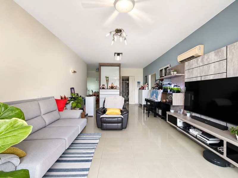 Kondominium untuk Dijual di Bayswater Resort Condominium - May Chiam Khooi Bee - Living Room - PropertyGuru.com.my