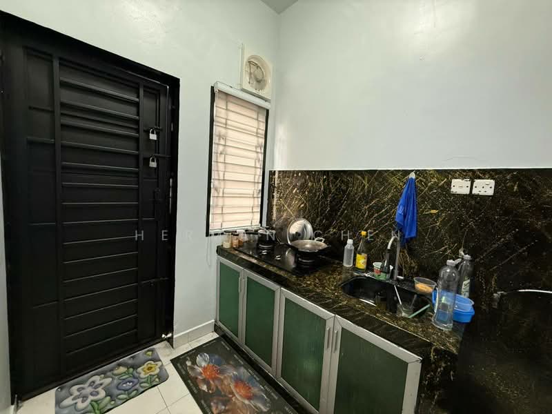 Rumah Teres 2 Tingkat untuk Dijual di Setia Tropika (Johor Bahru) - Herman Chen - Kitchen - PropertyGuru.com.my