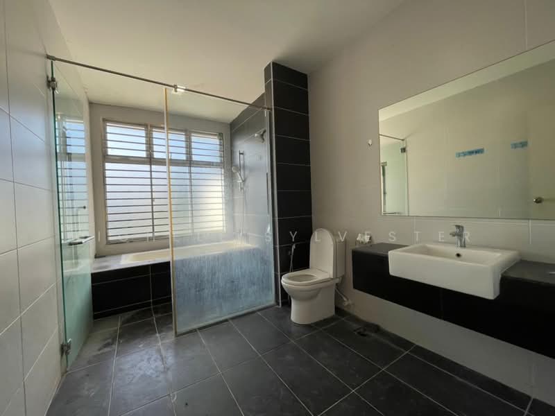 Rumah Kluster untuk Dijual di Iskandar Puteri (Nusajaya) (Johor) - Michele Sylvester - Bathroom - PropertyGuru.com.my