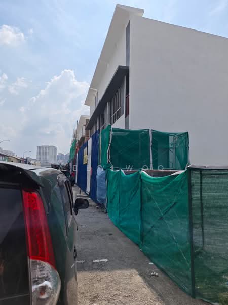 Shop for Rent in Seri Kembangan (Selangor) - Abby Woo - Exterior - PropertyGuru.com.my