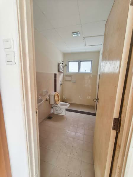 Servis Apartment untuk Dijual di Koi Kinrara - Sean Ng - Bathroom - PropertyGuru.com.my