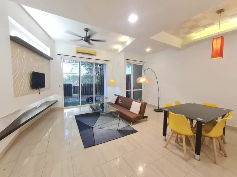 Kondominium untuk Disewa di Adora Courtyard Apartments - Jessie Kee - Living Room - PropertyGuru.com.my