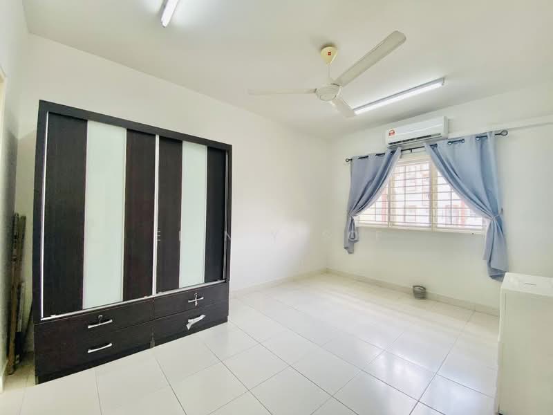 Apartment for Rent at Pangsapuri Seri Mutiara - Erin Yusof - Bedroom - PropertyGuru.com.my