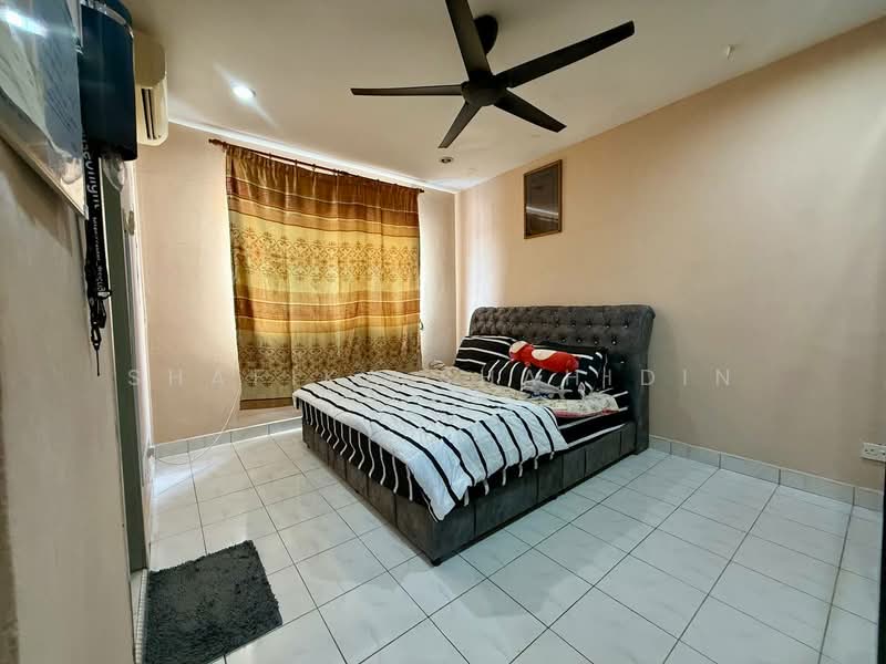 3-storey Terraced House for Sale in Selayang Mulia (Batu Caves) - Shafika Shahidin - Bedroom - PropertyGuru.com.my