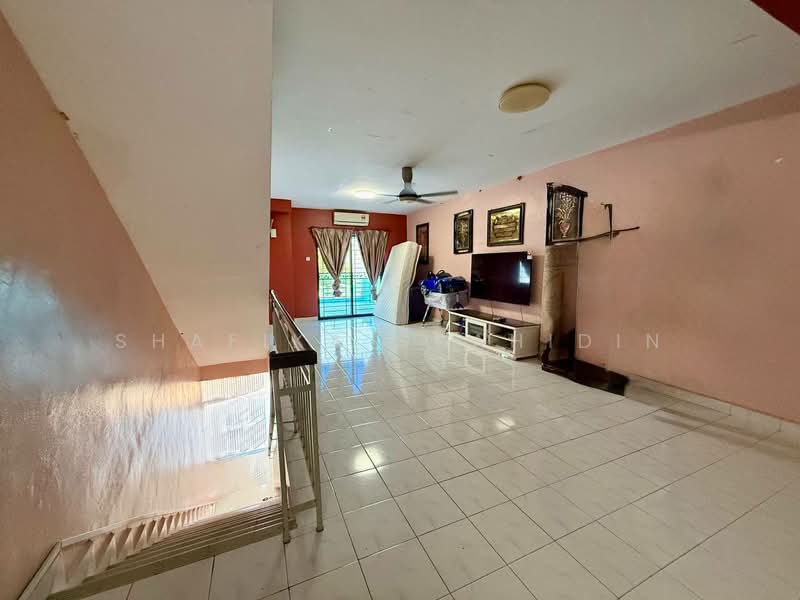 3-storey Terraced House for Sale in Selayang Mulia (Batu Caves) - Shafika Shahidin - Living Room - PropertyGuru.com.my