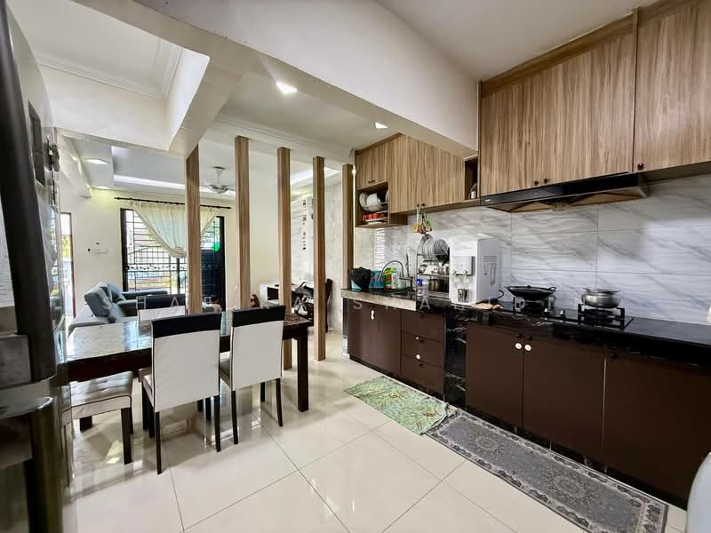3-storey Terraced House for Sale in Selayang Mulia (Batu Caves) - Shafika Shahidin - Kitchen - PropertyGuru.com.my