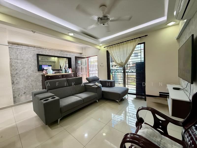 3-storey Terraced House for Sale in Selayang Mulia (Batu Caves) - Shafika Shahidin - Living Room - PropertyGuru.com.my