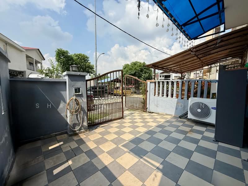 3-storey Terraced House for Sale in Selayang Mulia (Batu Caves) - Shafika Shahidin - Exterior - PropertyGuru.com.my