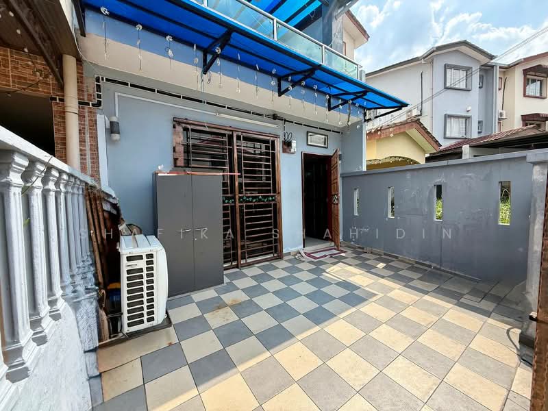 3-storey Terraced House for Sale in Selayang Mulia (Batu Caves) - Shafika Shahidin - Exterior - PropertyGuru.com.my