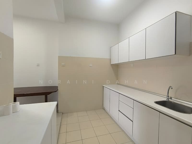 Kondominium untuk Dijual di Sky Vista Residency - Noraini Dahan - Kitchen - PropertyGuru.com.my