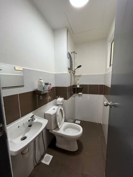Apartment for Rent at Residensi Hijauan Lumayan - Sam Lee - Bathroom - PropertyGuru.com.my