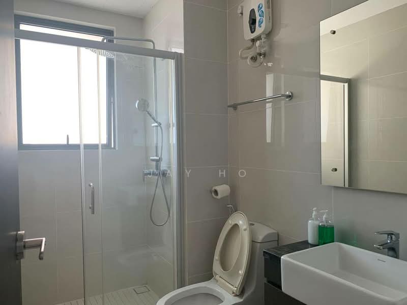 Condominium for Rent at Bay Point @ Country Garden Danga Bay - Jay Ho - Bathroom - PropertyGuru.com.my