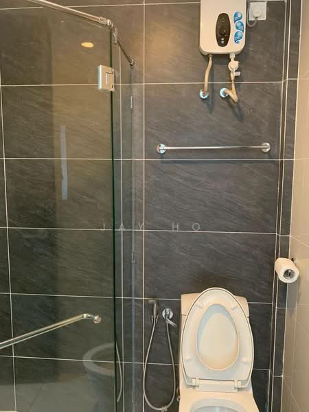 Condominium for Rent at Bay Point @ Country Garden Danga Bay - Jay Ho - Bathroom - PropertyGuru.com.my
