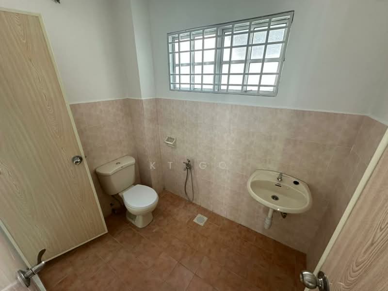 Terraced House for Rent in Bandar Bukit Puchong (Puchong) - KT Go - Bathroom - PropertyGuru.com.my