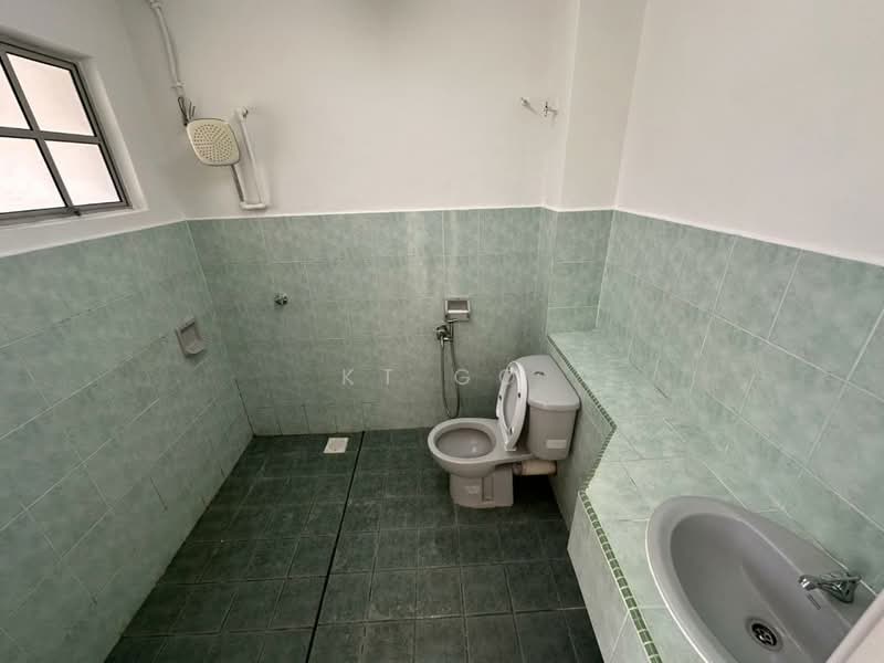 Terraced House for Rent in Bandar Bukit Puchong (Puchong) - KT Go - Bathroom - PropertyGuru.com.my