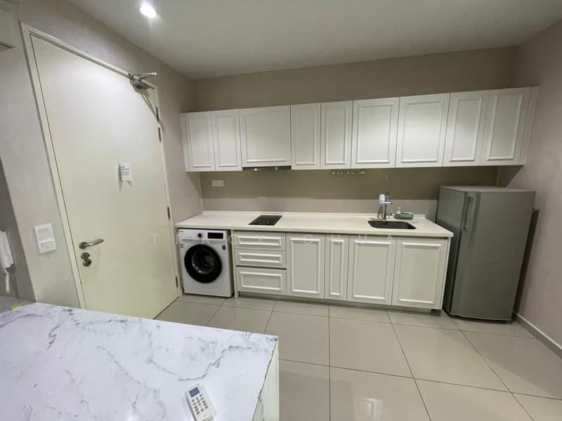Servis Apartment untuk Disewa di i-SOHO @ i-City - Tracy Chua - Kitchen - PropertyGuru.com.my