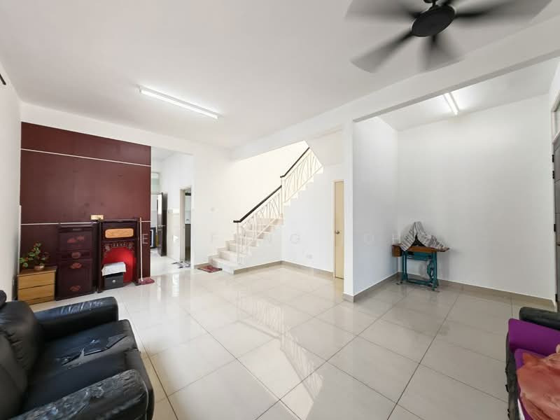 2-storey Terraced House for Sale in Taman Seri Austin (Tebrau) - Ee Fong Toh - Living Room - PropertyGuru.com.my