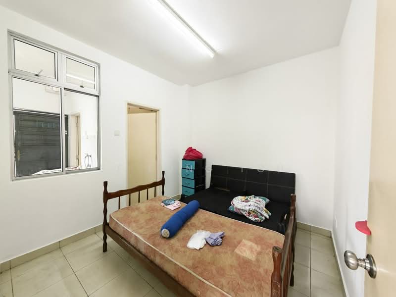 2-storey Terraced House for Sale in Taman Seri Austin (Tebrau) - Ee Fong Toh - Bedroom - PropertyGuru.com.my