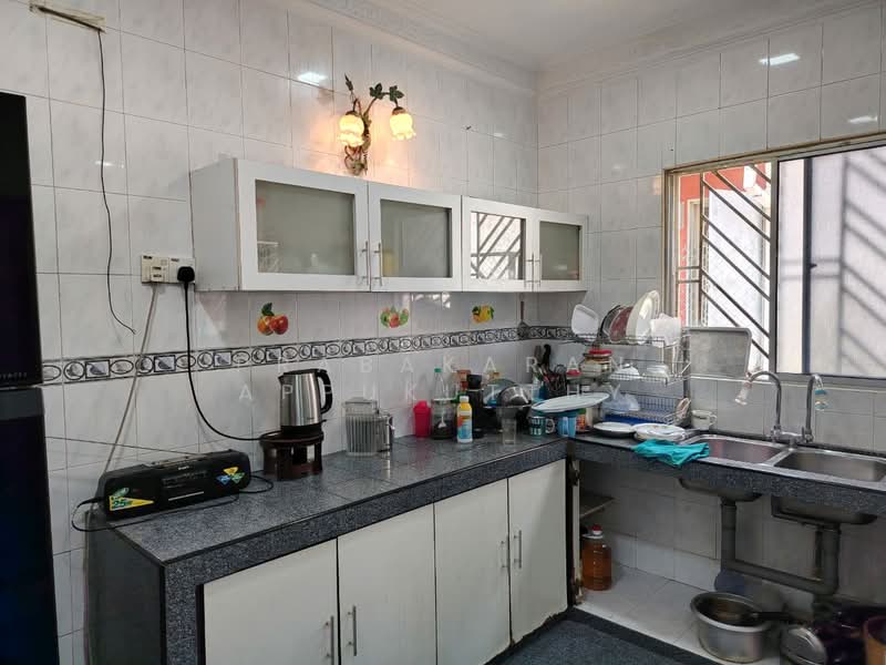 Rumah Teres untuk Dijual di Kota Kemuning (Shah Alam) - Prabakaran Appukutthy - Kitchen - PropertyGuru.com.my