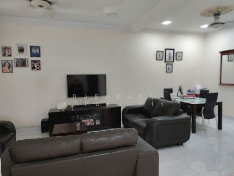 Rumah Teres untuk Dijual di Kota Kemuning (Shah Alam) - Prabakaran Appukutthy - Living Room - PropertyGuru.com.my