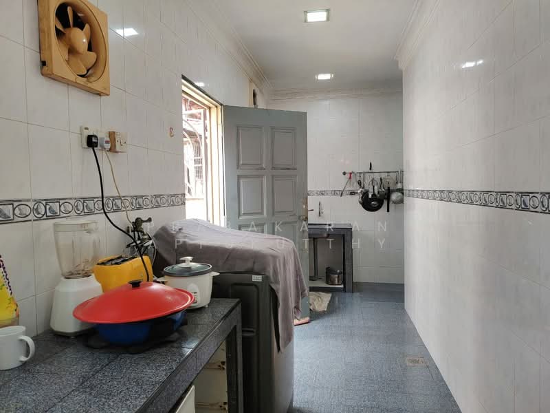 Rumah Teres untuk Dijual di Kota Kemuning (Shah Alam) - Prabakaran Appukutthy - Kitchen - PropertyGuru.com.my